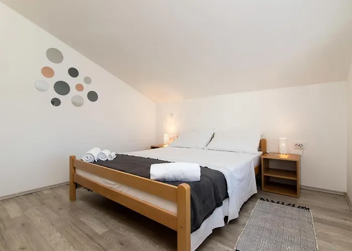Loro Apartment *