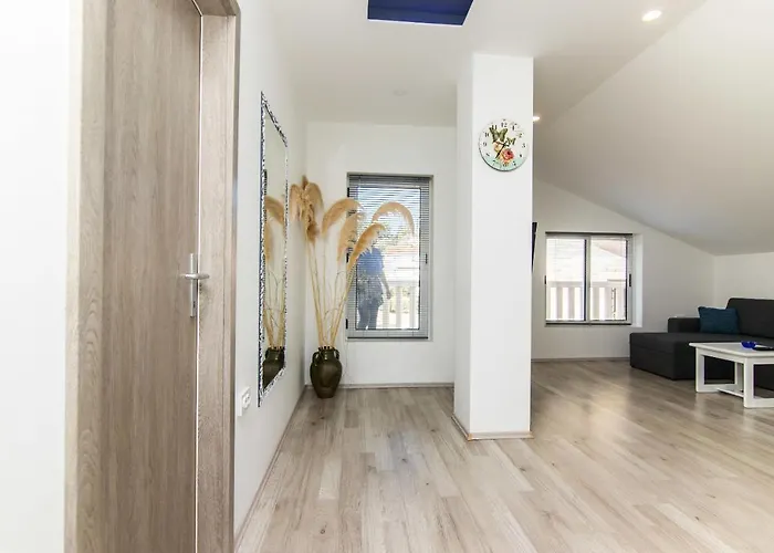 Loro Apartment *