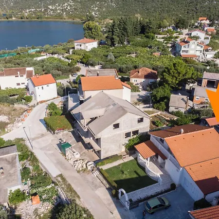 Apartment Loro
