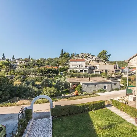 Apartment Loro *