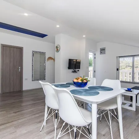 アパート Loro プロチェ